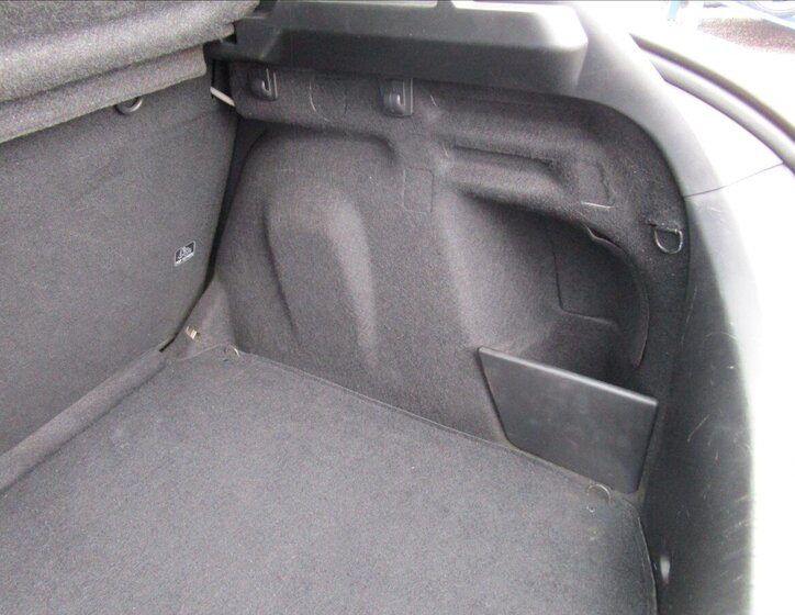 Peugeot 308 Hatchback 1,6 l 66 kw