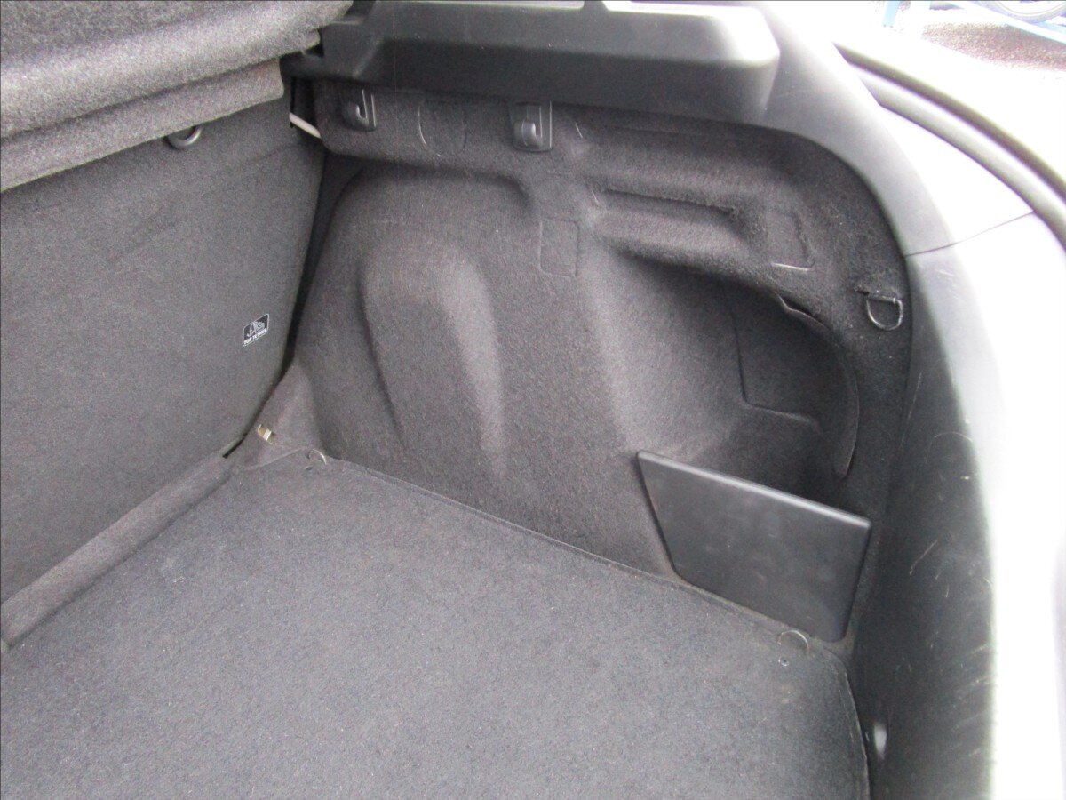 Peugeot 308 Hatchback 1,6 l 66 kw