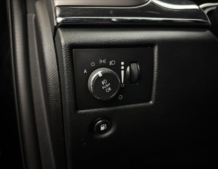 Jeep Grand Cherokee 8