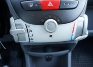 Peugeot 107 Hatchback 998,0 50 kw