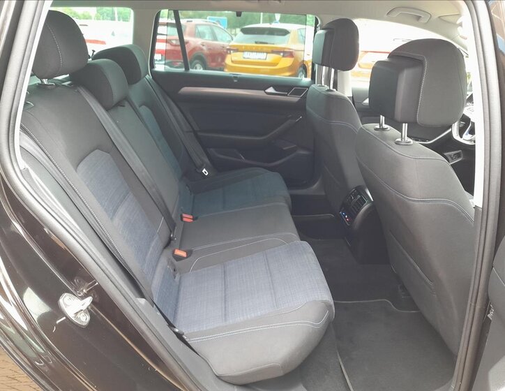 Volkswagen Passat Kombi 1,4 l 115 kw