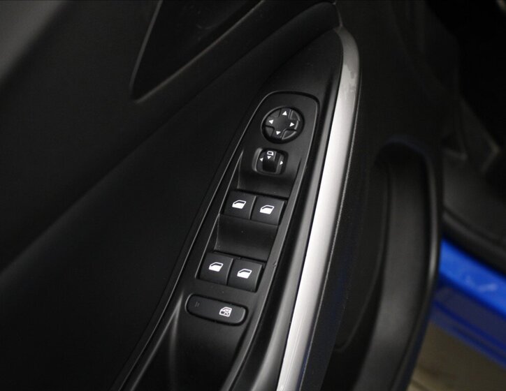 Opel Grandland SUV / Terénní 1,2 l 96 kw