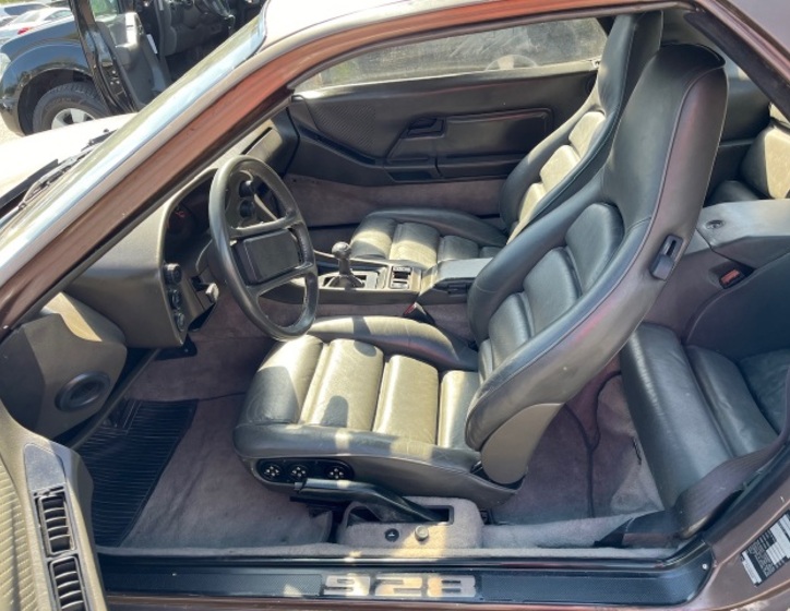 Porsche 928 12