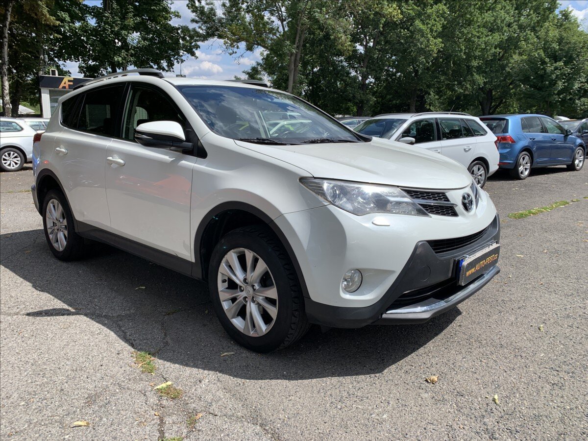 Toyota RAV4 SUV / Terénní 2,2 l 110 kw