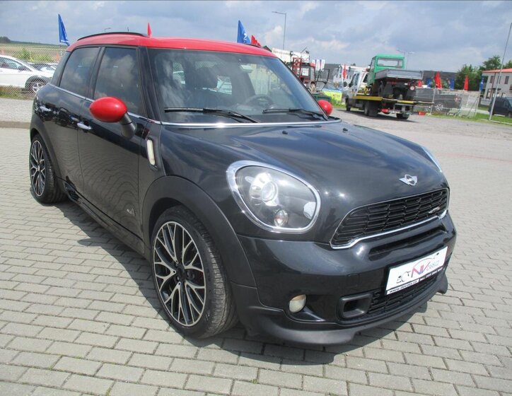 Mini Countryman 6
