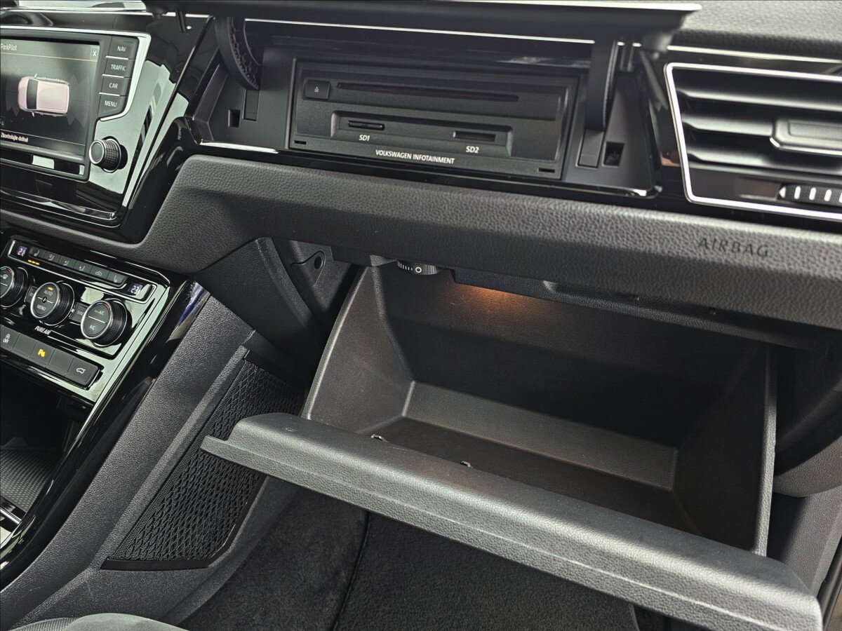 Volkswagen Touran Kombi 1,4 l 110 kw