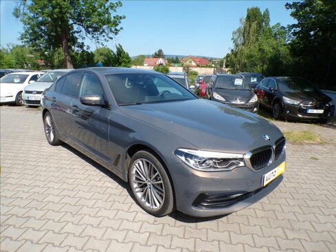 BMW Řada 5 Sedan / Limuzína 2,0 l 135 kw