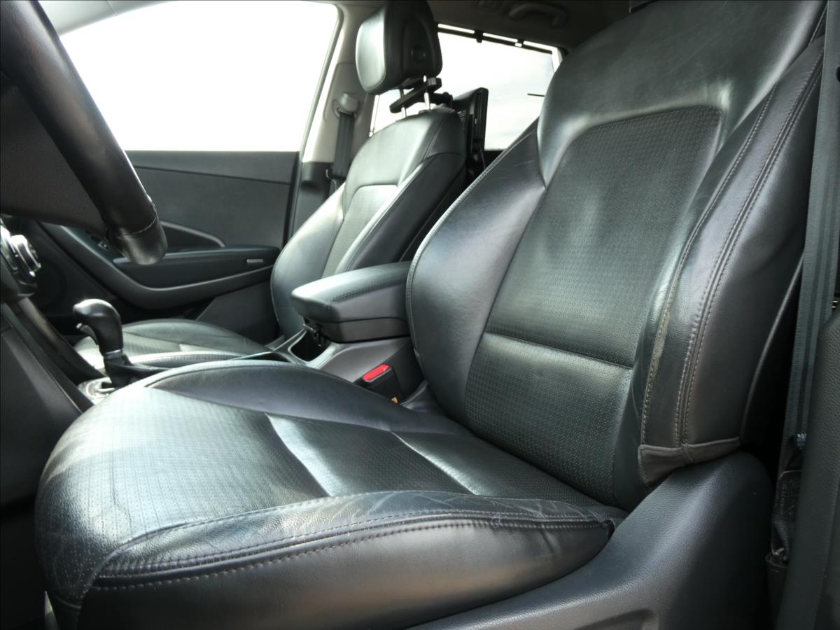 Hyundai Grand Santa Fe