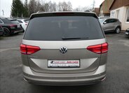 Volkswagen Touran 8