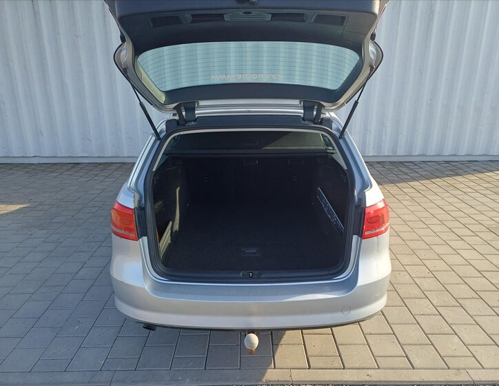 Volkswagen Passat Kombi 1,6 l 77 kw