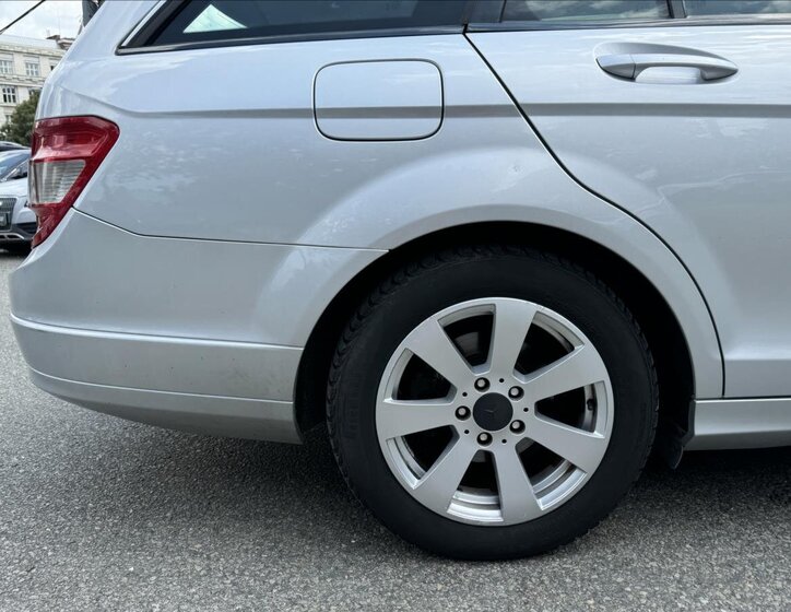 Mercedes-Benz Třídy C Kombi 2,1 l 100 kw