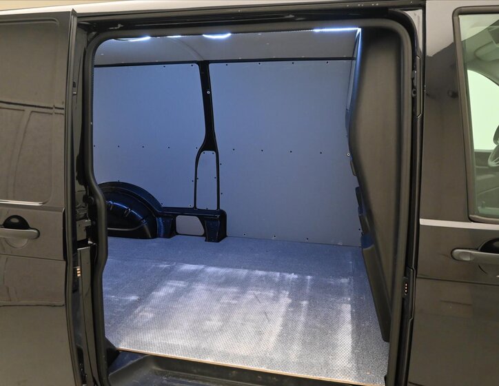 Volkswagen Transporter Skříň 2,0 l 75 kw