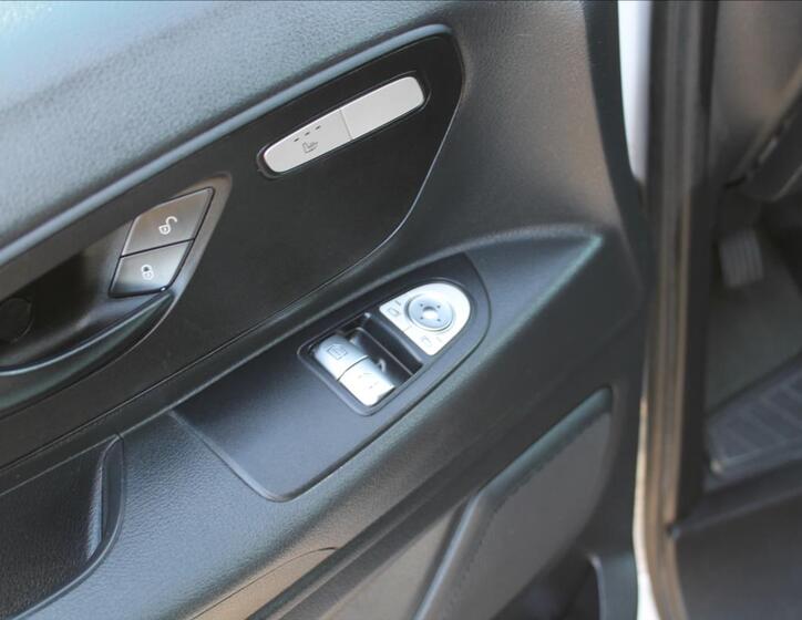 Mercedes-Benz Vito 23