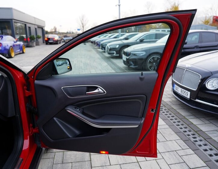 Mercedes-Benz GLA 19