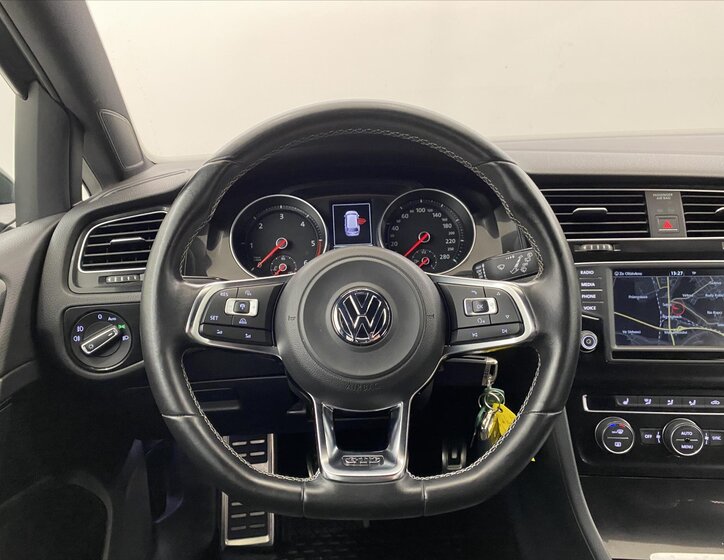 Volkswagen Golf 10