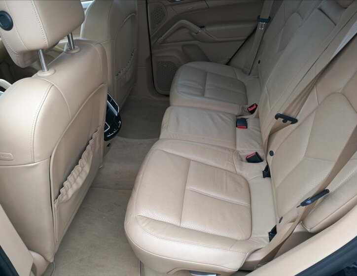 Porsche Cayenne Kombi 3,0 l 180 kw