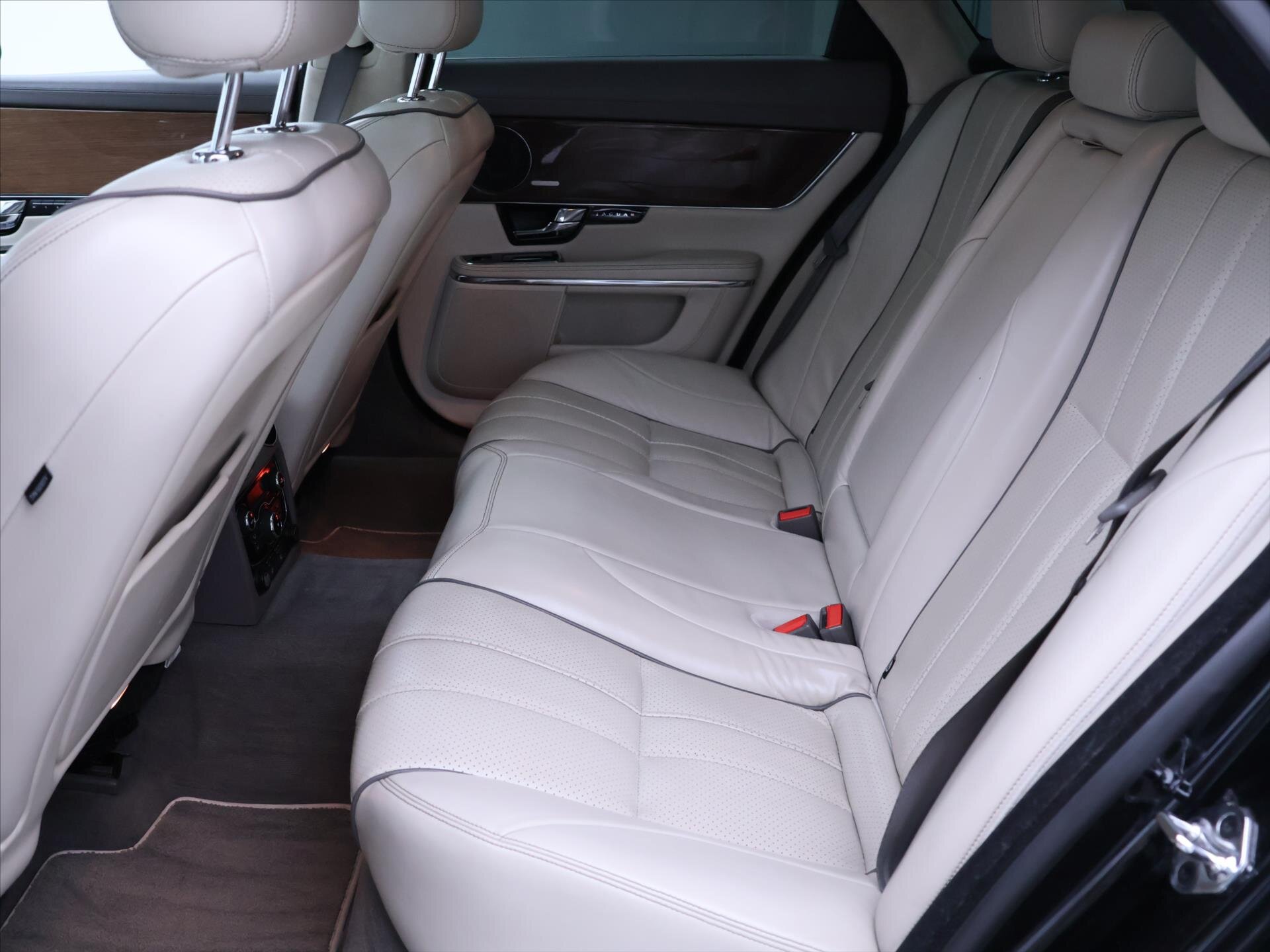 Jaguar XJ Sedan 3,0 l 202 kw