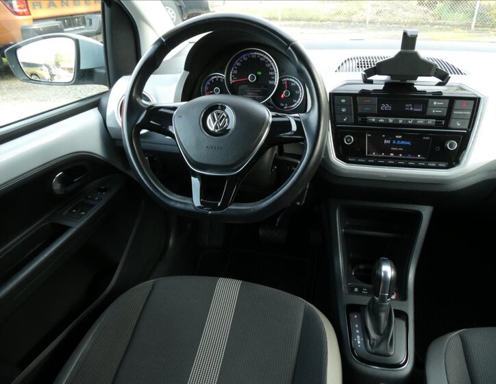 Volkswagen e-up! 27