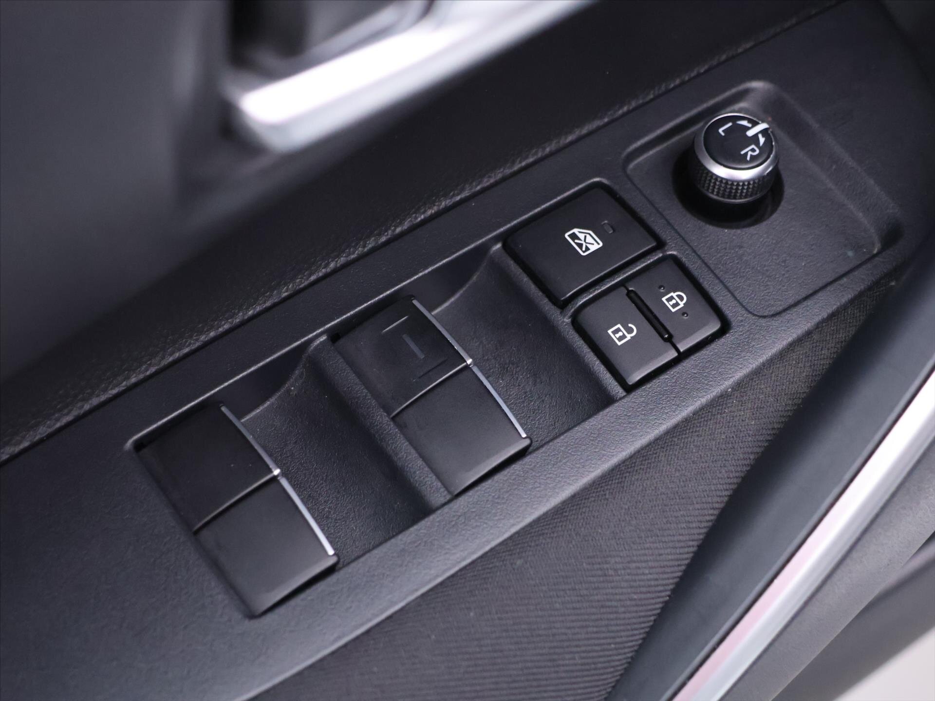 Toyota Corolla Sedan / Limuzína 1,8 l 90 kw