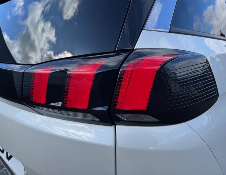 Peugeot 5008 SUV / Terénní 2,0 l 110 kw