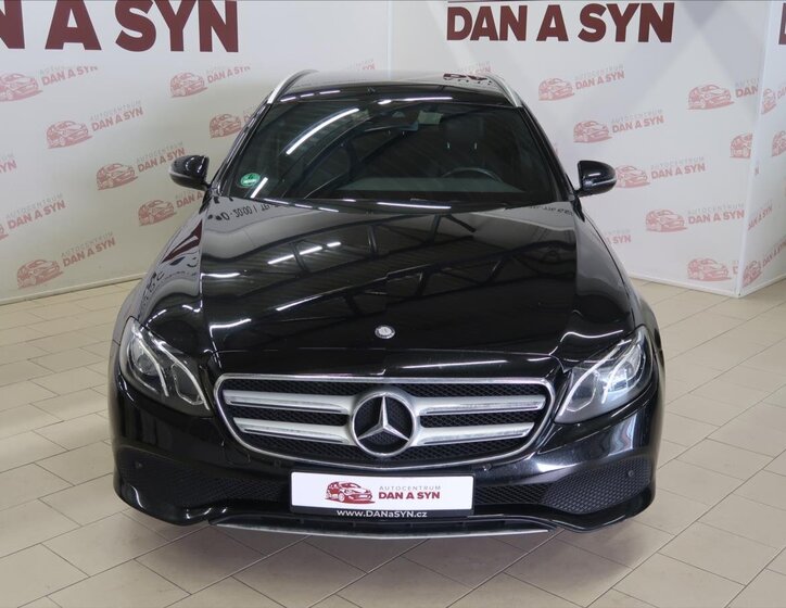 Mercedes-Benz Třídy E Kombi 2,0 l 143 kw