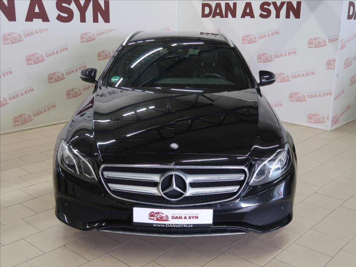 Mercedes-Benz Třídy E Kombi 2,0 l 143 kw