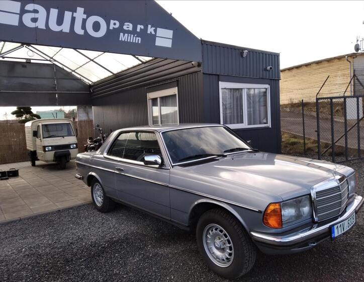 Mercedes-Benz 280 2