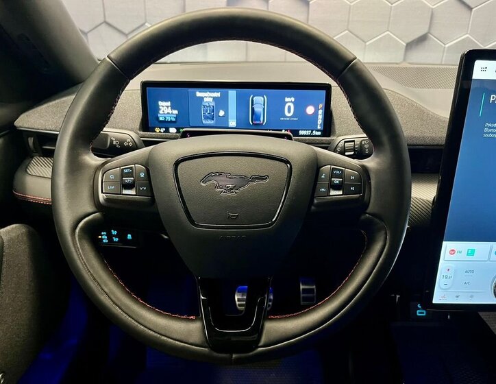 Ford Mustang Mach-E SUV / Terénní 0,0 198 kw