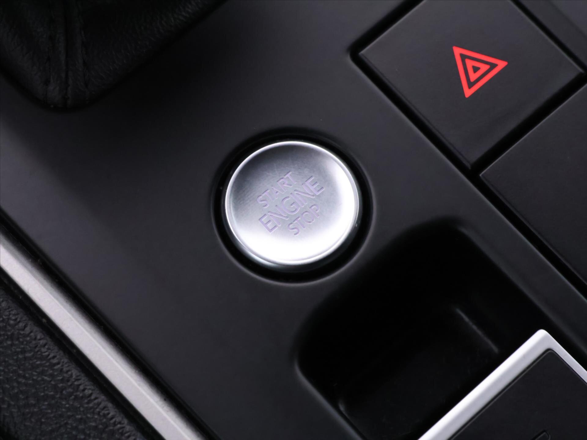 Volkswagen Touareg SUV / Terénní 3,0 l 170 kw