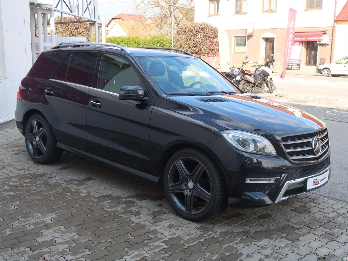 Mercedes-Benz Třídy M SUV / Terénní 3,0 l 190 kw