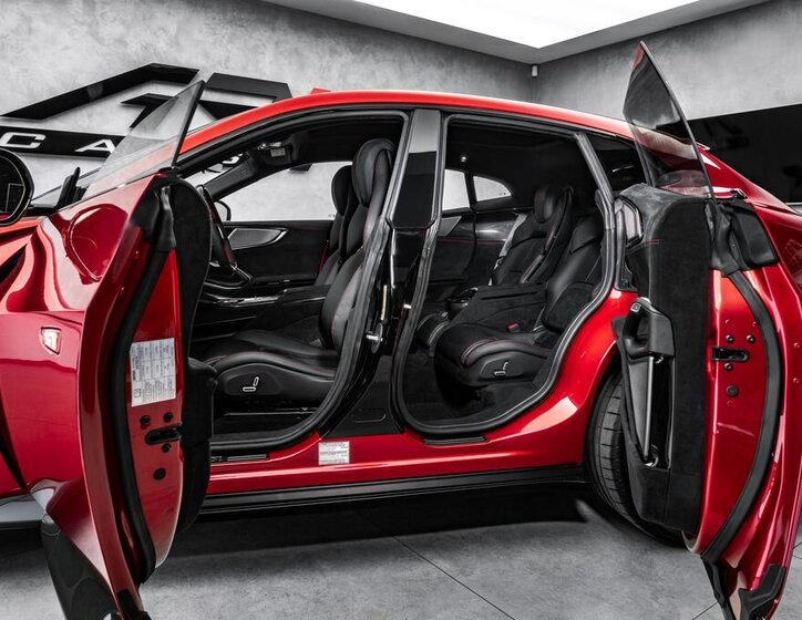 Ferrari Ostatní SUV / Terénní 6,5 l 529 kw