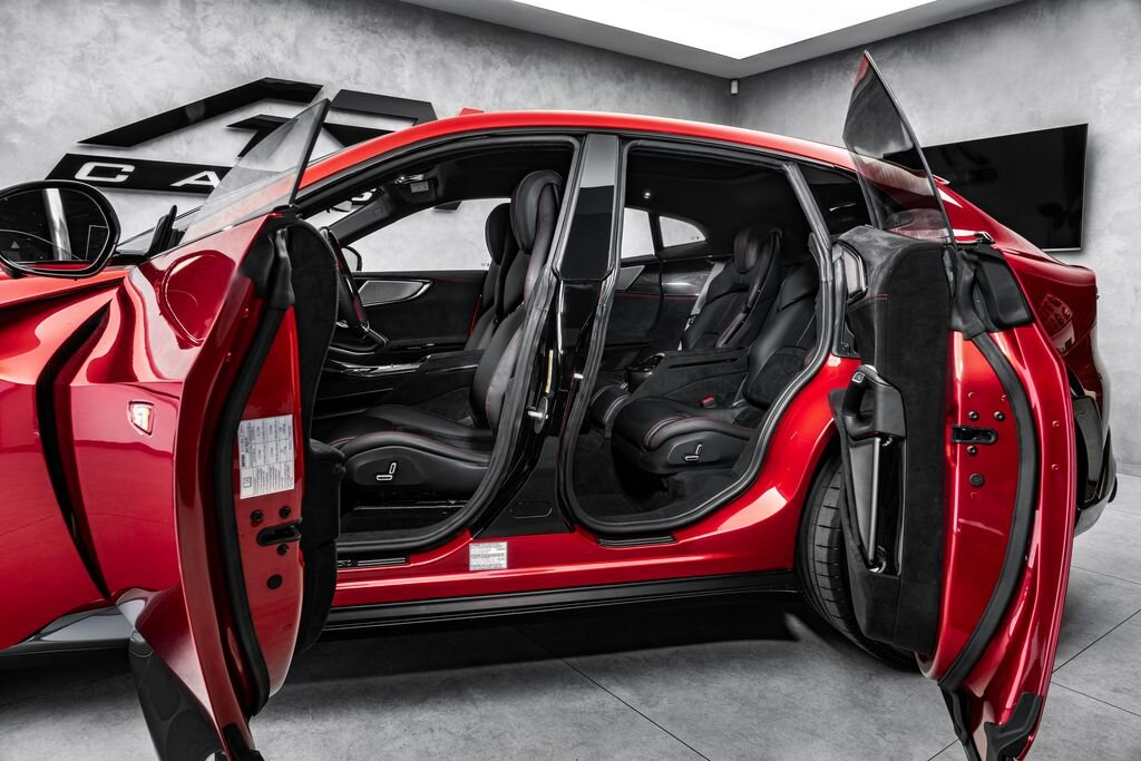 Ferrari Ostatní SUV / Terénní 6,5 l 529 kw