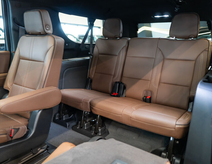 Chevrolet Suburban SUV 6,2 l 313 kw