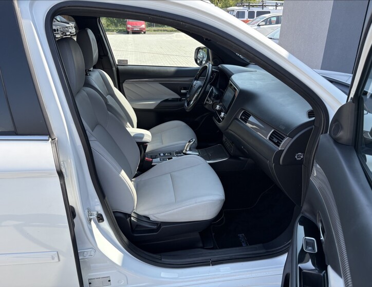 Mitsubishi Outlander 21