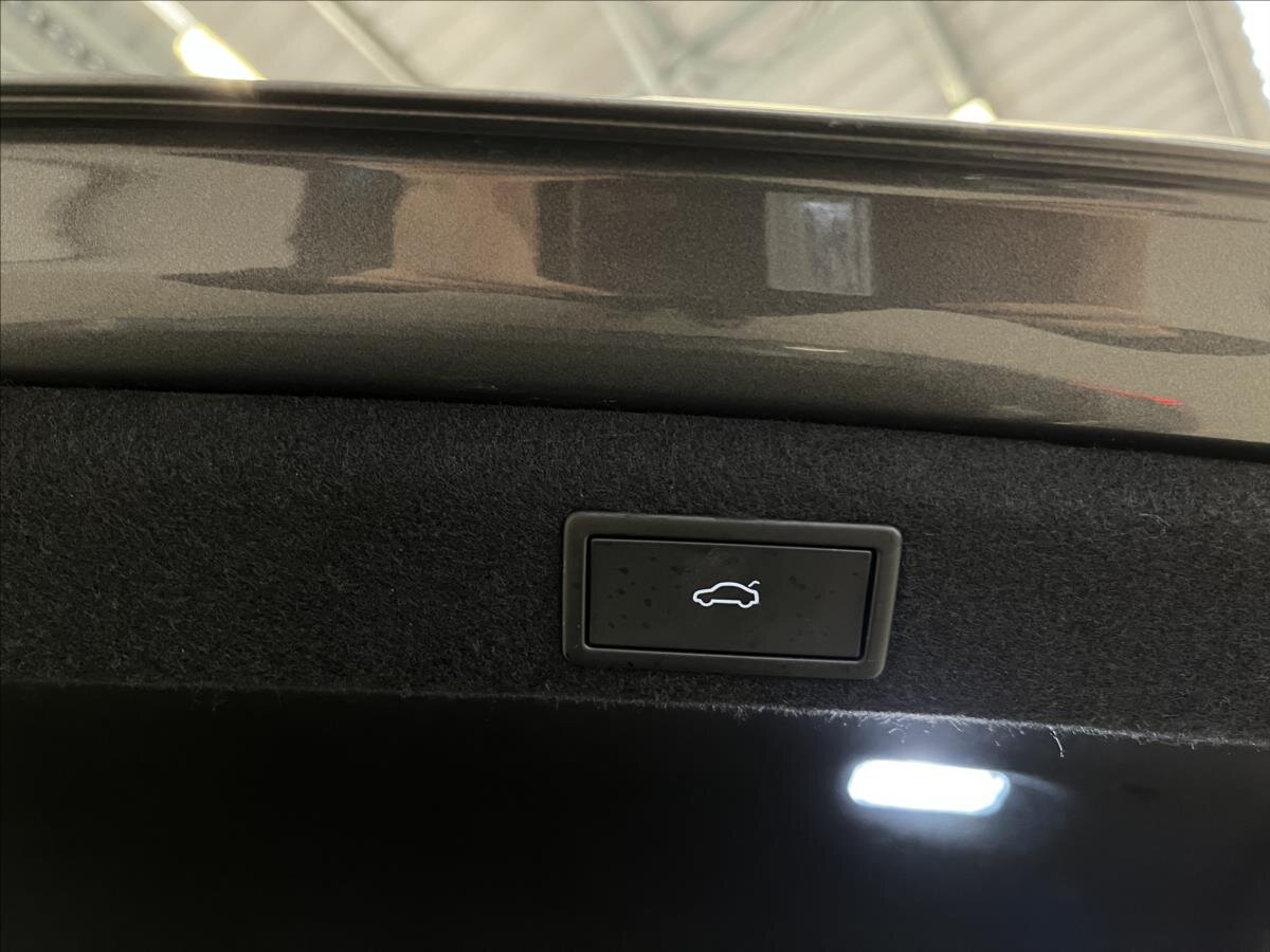 Škoda Superb Liftback 2,0 l 110 kw