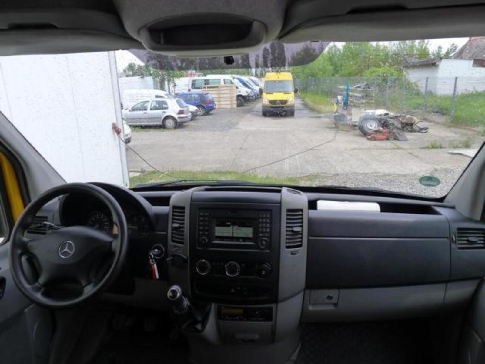 Mercedes-Benz Sprinter 13