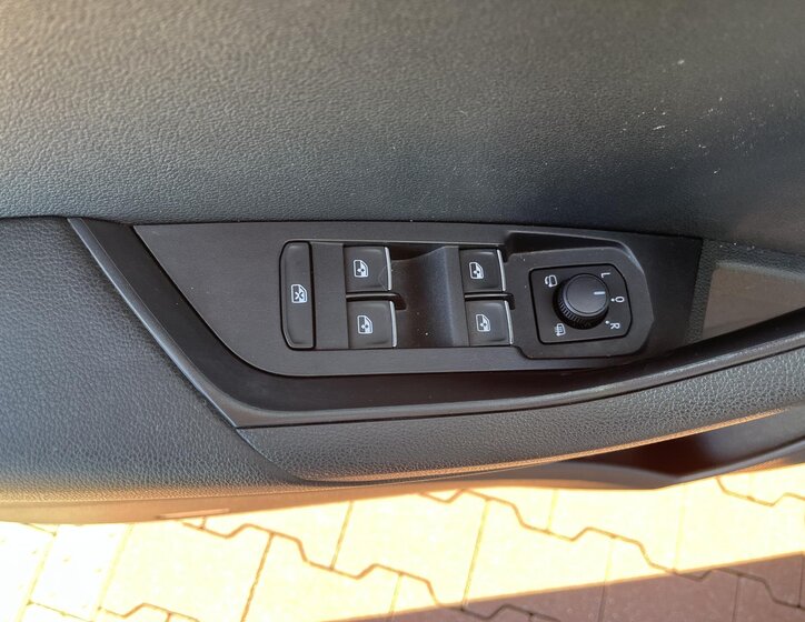 Škoda Karoq SUV / Terénní 1,5 l 110 kw