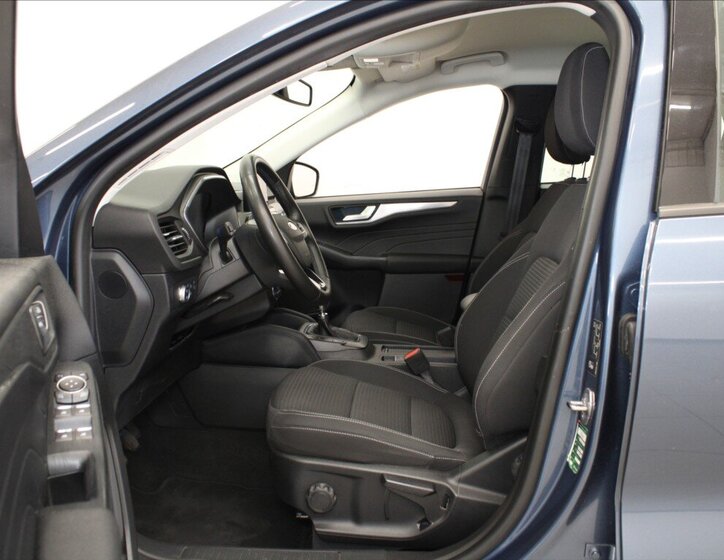Ford Kuga SUV / Terénní 1,5 l 88 kw