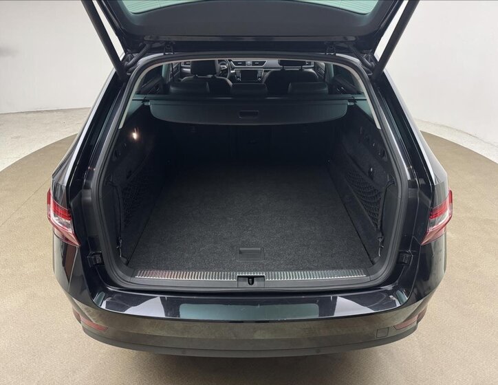 Škoda Superb Kombi 2,0 l 110 kw