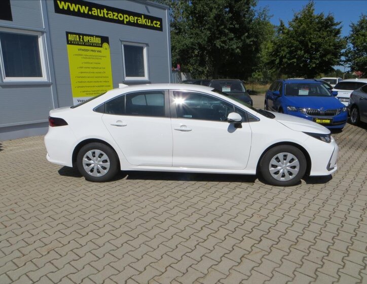 Toyota Corolla Sedan / Limuzína 1,8 l 72 kw