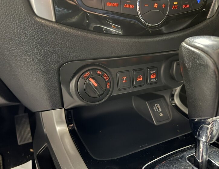 Nissan Navara SUV 2,3 l 140 kw