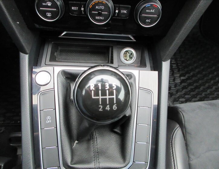 Volkswagen Passat Kombi 1,6 l 88 kw