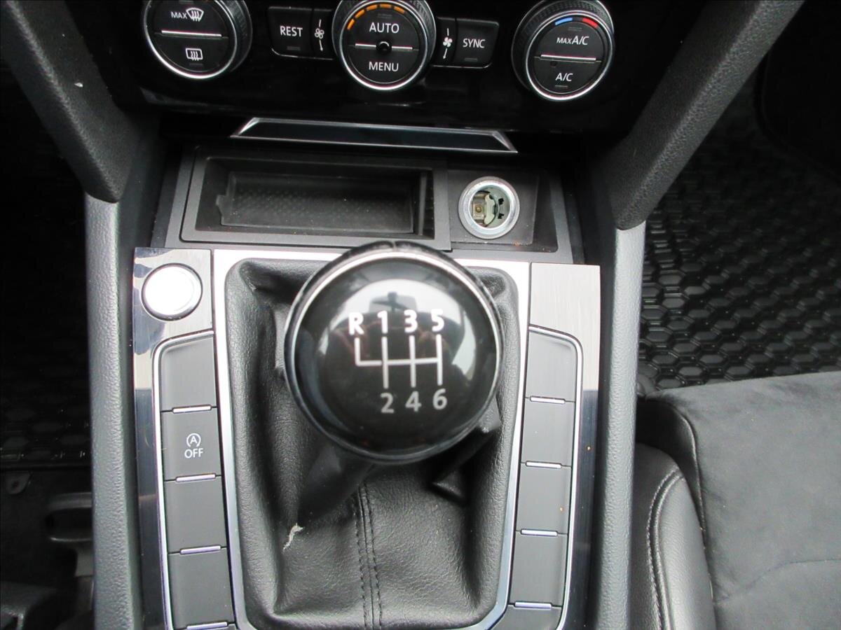 Volkswagen Passat Kombi 1,6 l 88 kw