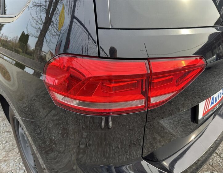 Volkswagen Touran MPV 1,2 l 81 kw