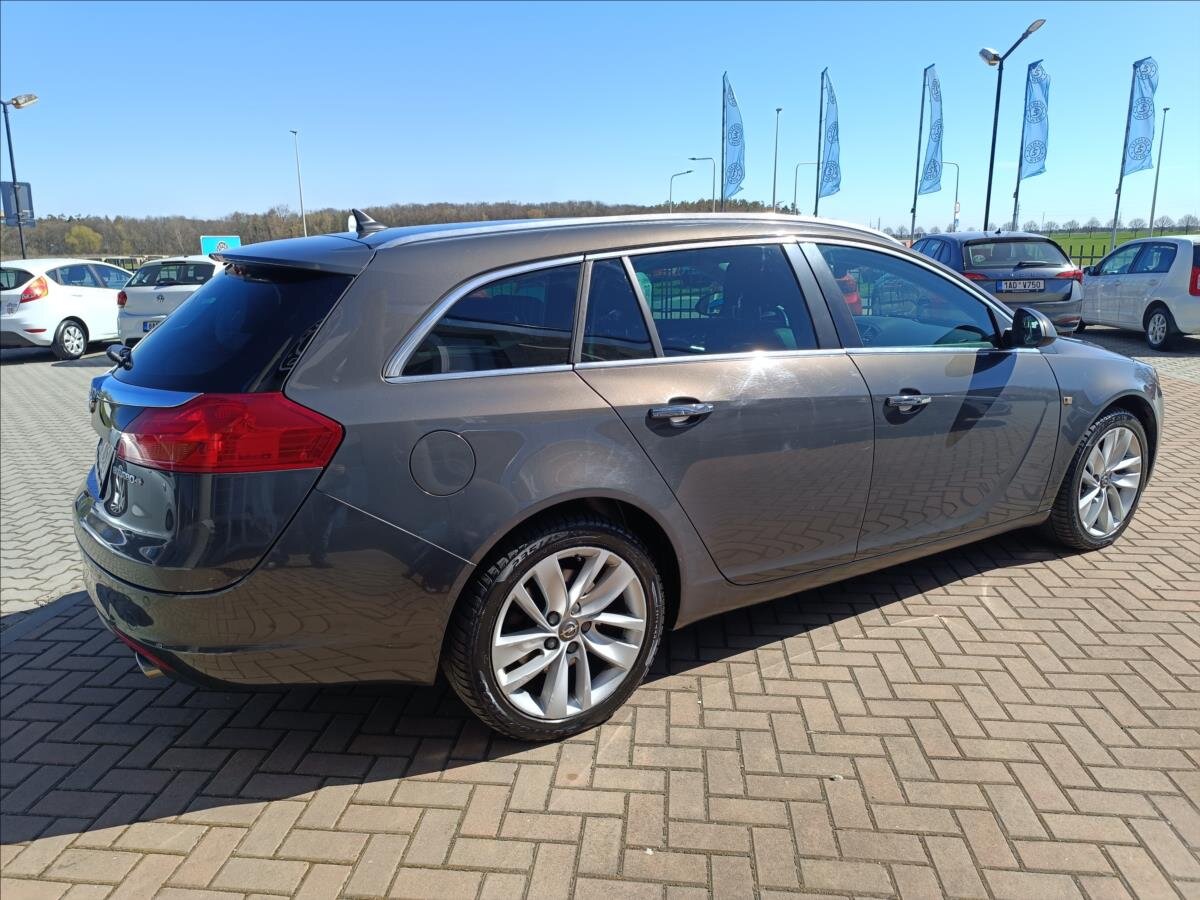 Opel Insignia Kombi 2,0 l 143 kw