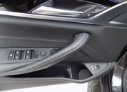 BMW Řada 5 Kombi 3,0 l 195 kw