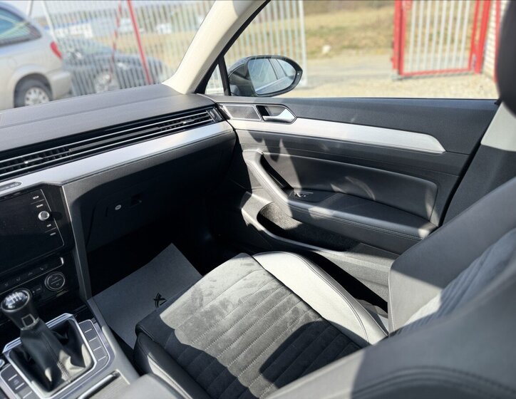 Volkswagen Passat Sedan / Limuzína 2,0 l 110 kw