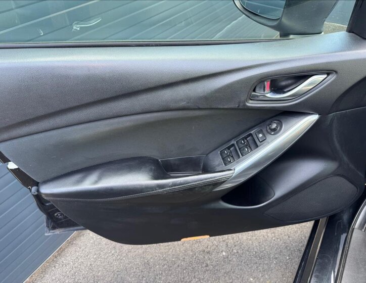 Mazda 6 Sedan / Limuzína 2,0 l 107 kw