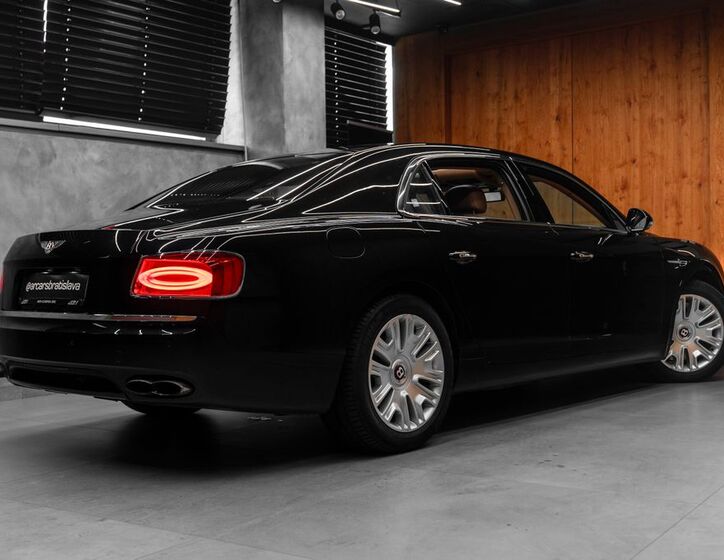 Bentley Flying Spur 30