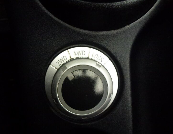 Citroën C-Crosser SUV / Terénní 2,2 l 115 kw